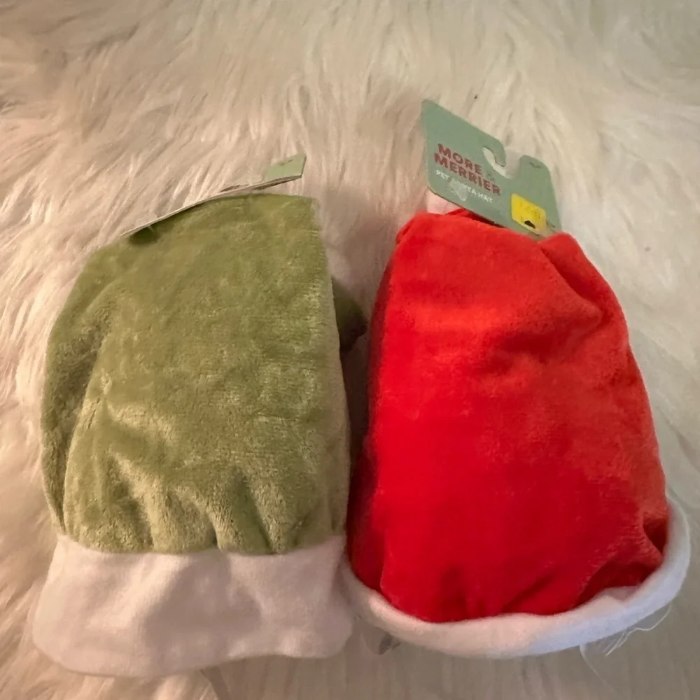 🩷5/$10 More & Merrier Pet Santa Hats in Green and Red